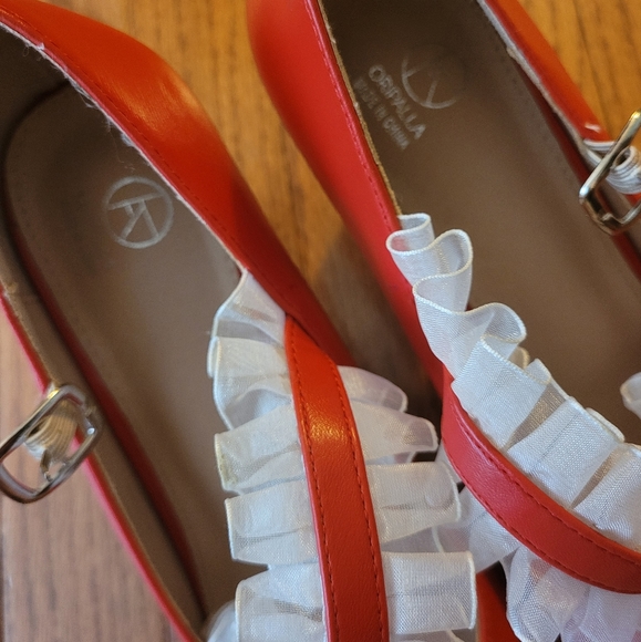 Red Low Heeled Pumps with Ruffled Ankle Strap Size 10 - Picture 2 of 5
